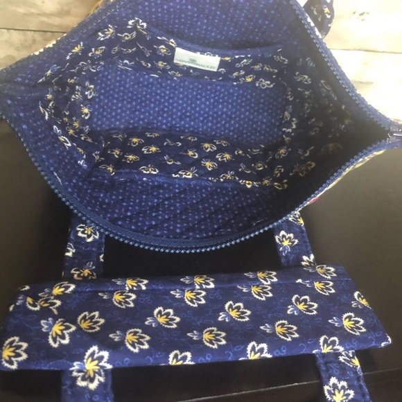 Vera Bradley Masion Blue Petite Paddy Purse - Picture 4 of 8